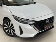 Nissan foto 2