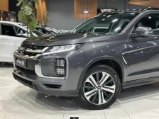 Mitsubishi foto 2